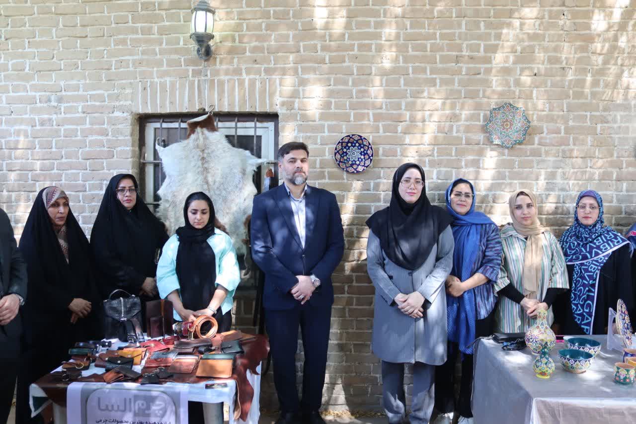افتتاح نمایشگاه «دفاع مقدس و گردشگری» در شهرستان کارون