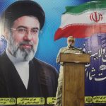حضور بروجردی، عضو کمیسیون امنیت ملی مجلس شورای اسلامی، در تجمع هر شب مردمی حمایت از نیروهای مسلح در شهرستان کارون